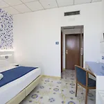 拉梅里狄亚娜酒店 4*