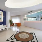 Готель La Meridiana 4*